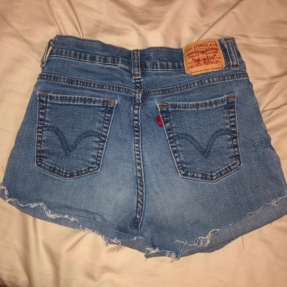 VINTAGE LEVI DENIM SHORTS
